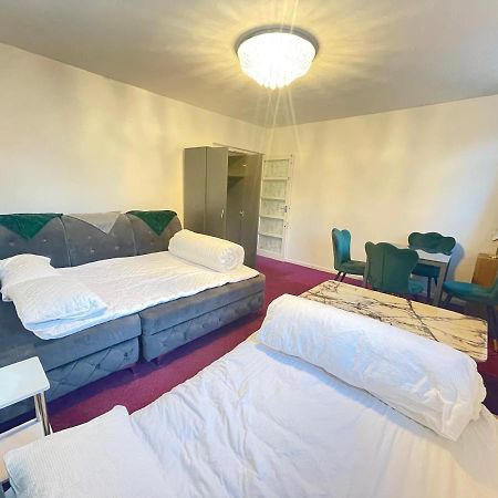 Room With Shared Kitchen ลอนดอน ภายนอก รูปภาพ