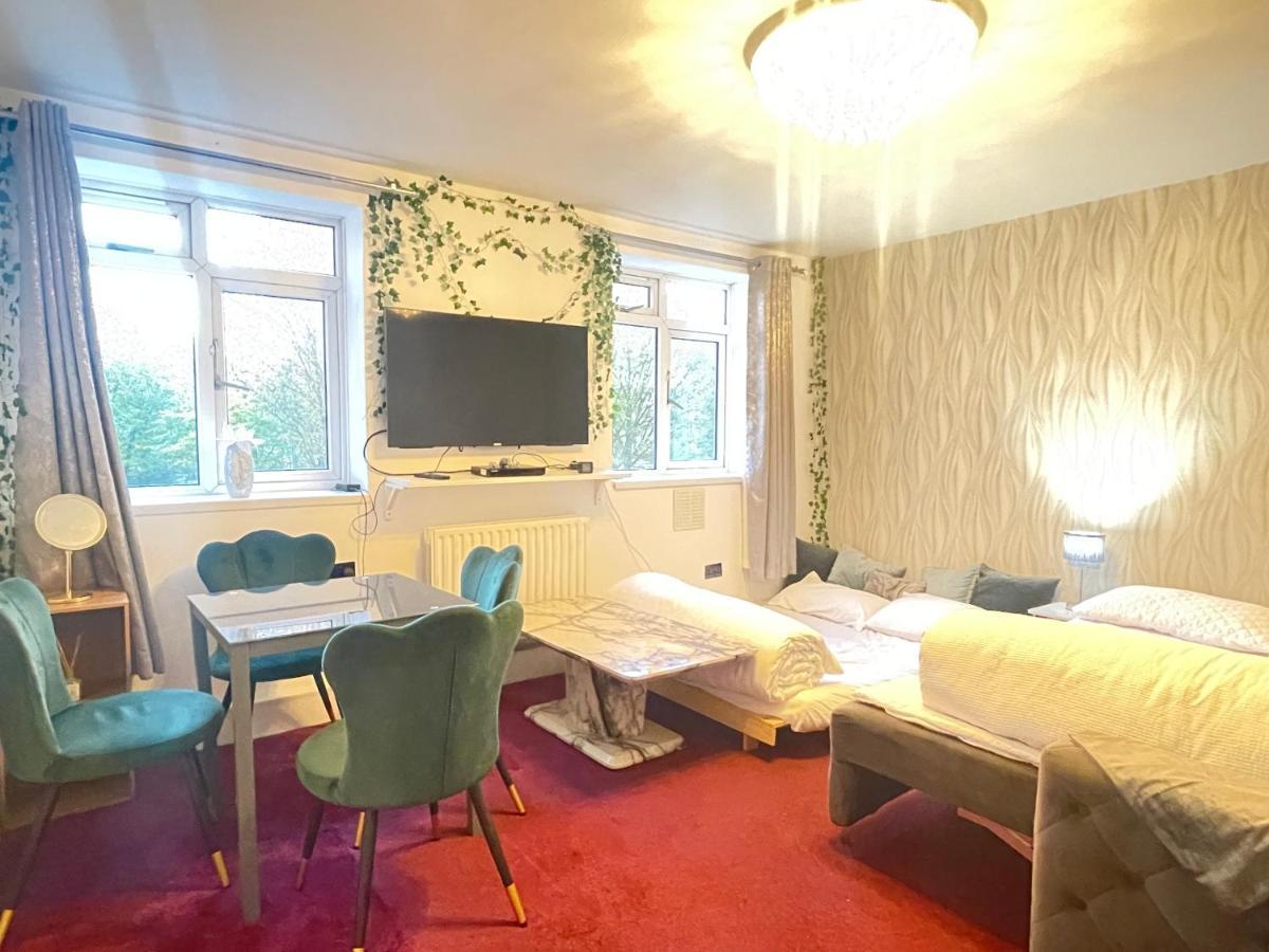 Room With Shared Kitchen ลอนดอน ภายนอก รูปภาพ
