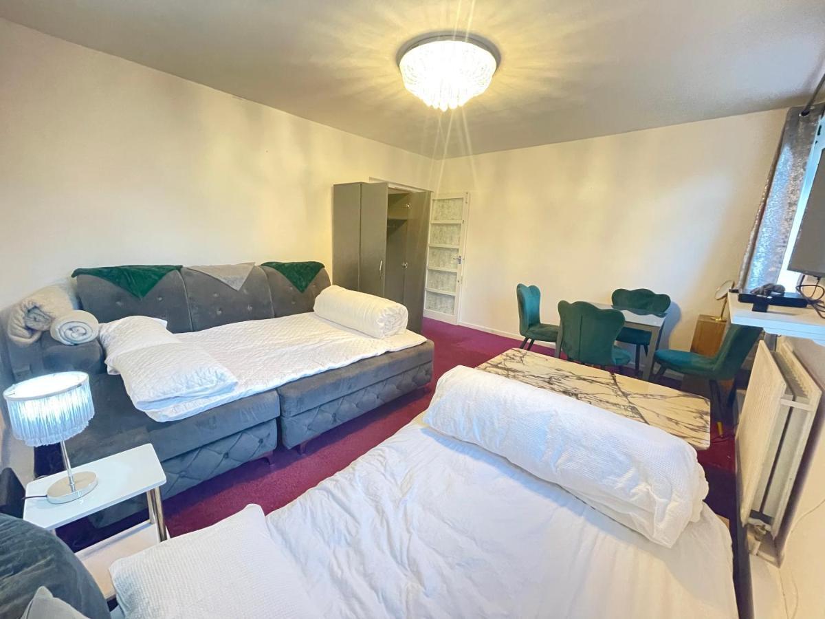 Room With Shared Kitchen ลอนดอน ภายนอก รูปภาพ